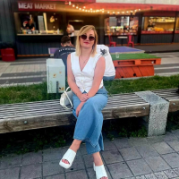 Неля Любімова